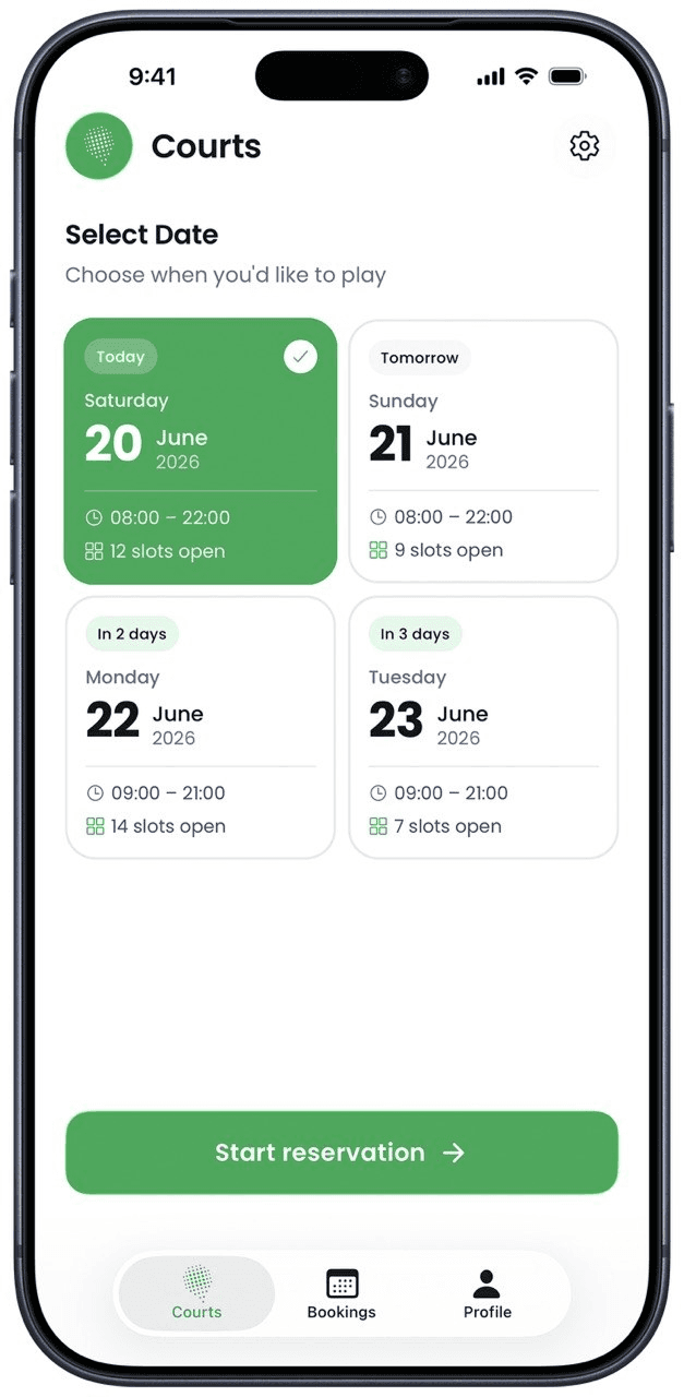 Suli Padel app — Courts screen to pick a date and start a reservation